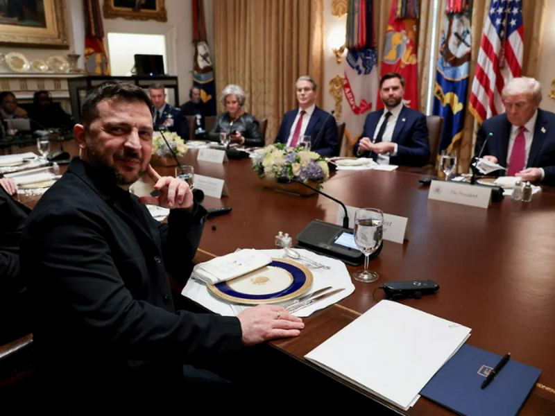 СМИ: Зеленский вывел из себя Трампа, пытаясь всучить фальшивые карты с линии фронта