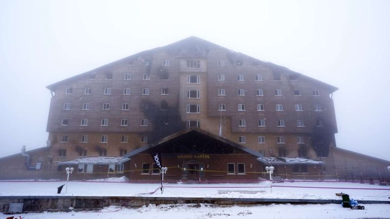 Суд приговорил 11 человек к пожизненному после пожара в отеле Grand Kartal