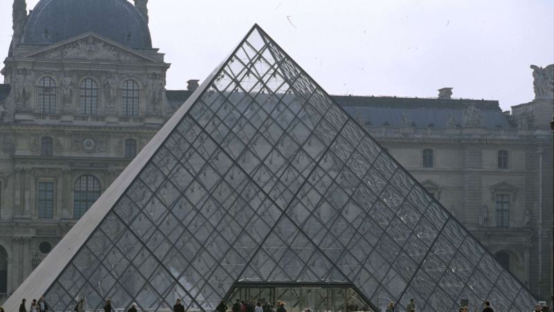 Третий подозреваемый в ограблении Лувра задержан вблизи Парижа