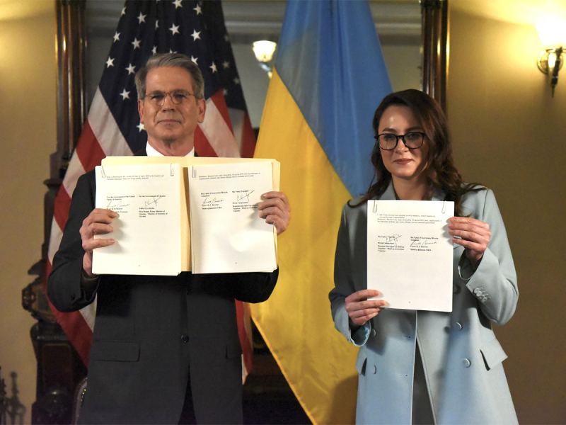 «У вас есть шесть минут»: премьер Украины привела в ярость главу Минфина США во время переговоров