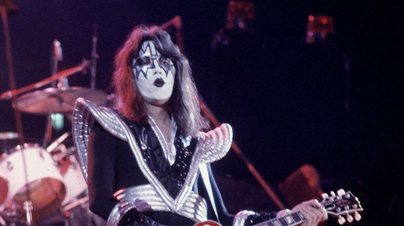 Умер гитарист и сооснователь группы Kiss Пол Фрейли