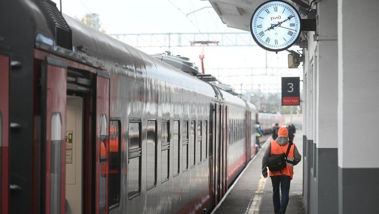 В Ленинградской и Псковской областях изменили маршруты и расписания поездов