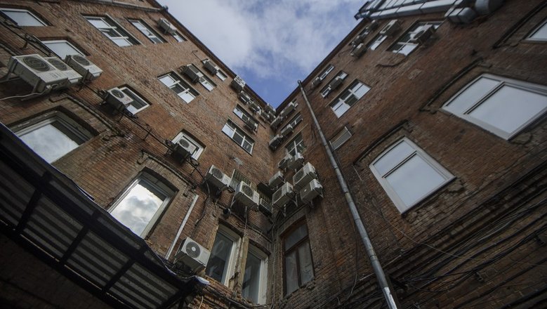 В Одессе зафиксировали перебои электричества в домах после взрывов