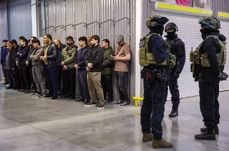 В России задержали группу, легализовавшую более 3 тысяч мигрантов