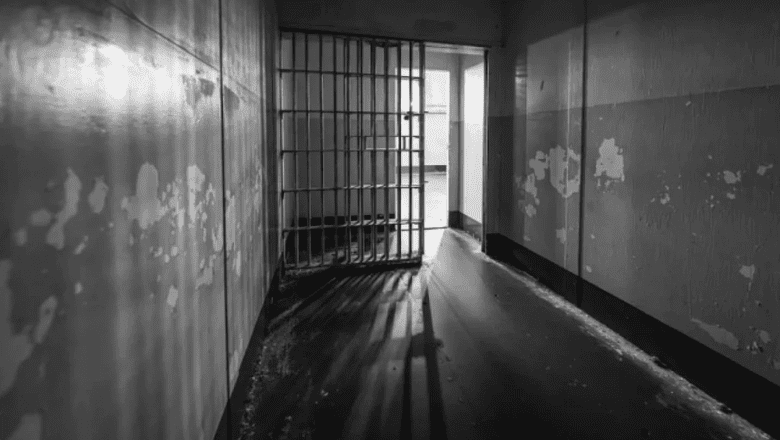 Выпущенного под залог из СИЗО митрополита УПЦ Арсения увезли в СБУ