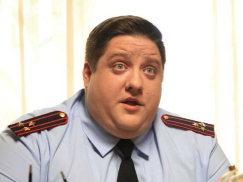 Звезда «Полицейского с Рублевки» Роман Попов умер в возрасте 40 лет от рака