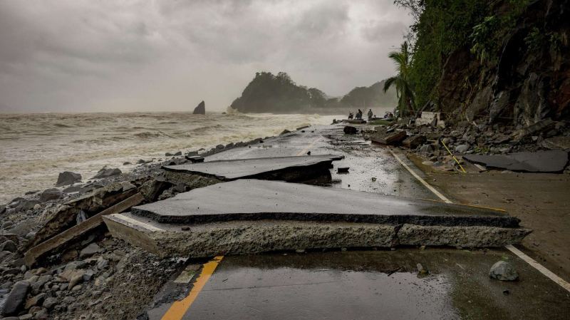 Число жертв супертайфуна "Фунг-Вонг" на Филиппинах продолжает расти