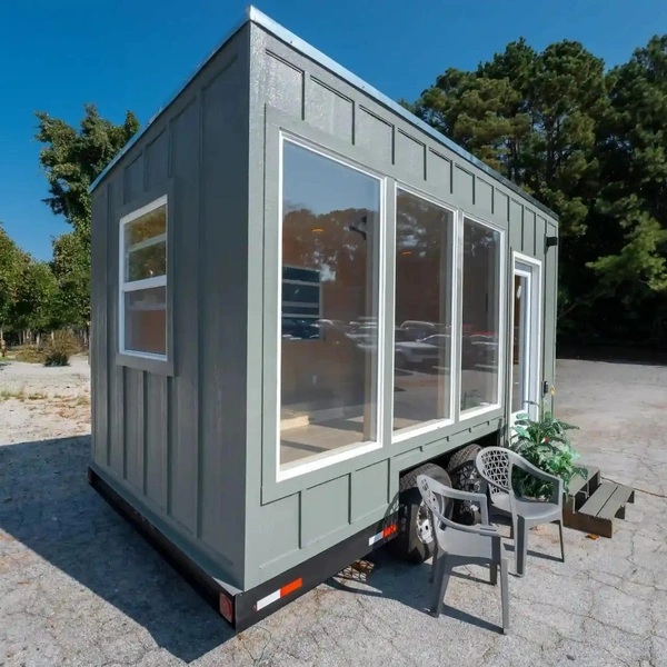 Для маленькой такой компании: оцените минималистичный офис-прицеп от Dragon Tiny Homes