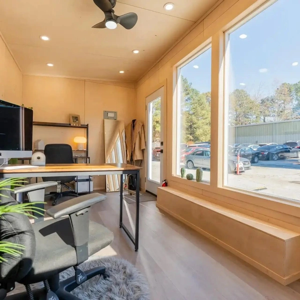 Для маленькой такой компании: оцените минималистичный офис-прицеп от Dragon Tiny Homes