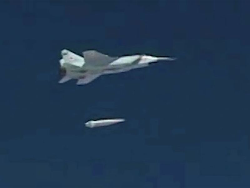 Эпичный запуск «Кинжал» с истребителя МиГ-31 по целям ВСУ летчик снял на видео