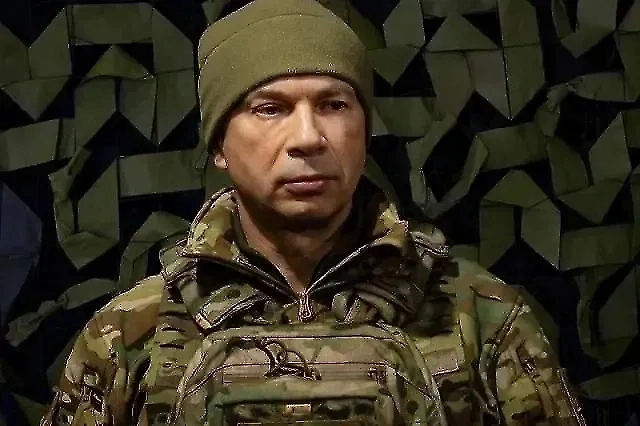 Главком ВСУ Сырский ежедневно созванивается с родителями, живущими в России