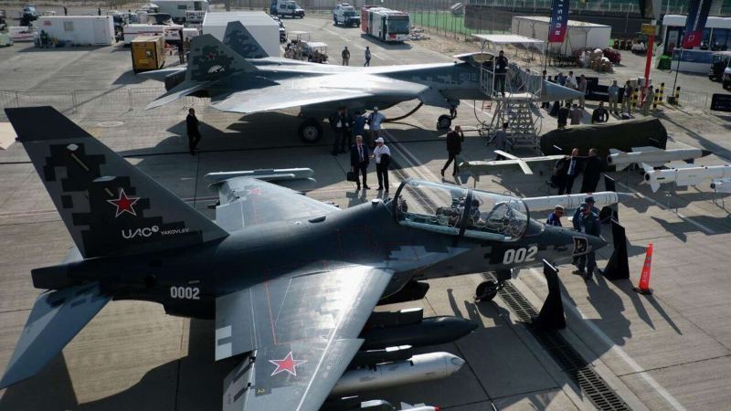 Истребитель пятого поколения представила Россия на авиасалоне в Дубае