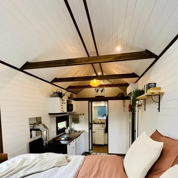 Минимализм в шведском стиле: оцените крошечный дом-прицеп Sofia в котором продумано буквально всё