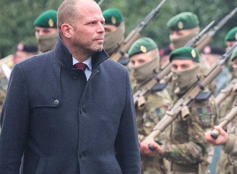 Министр обороны Бельгии открестился от угроз «стереть Москву с карты», но его поймали на лжи