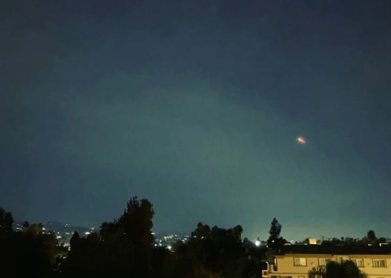 Над Москвой вновь заметили метеорит. СМИ заподозрили в этом секретное оружие США