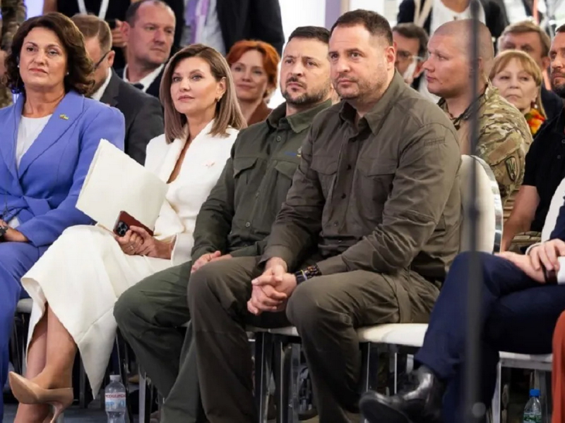 «Неудачник Зеленский должен быть арестован»: в США и РФ отреагировали на отставку Ермака