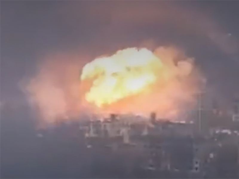 Опубликовано эпичное видео удара трехтонной авиабомбы по городу-спутнику Красноармейска