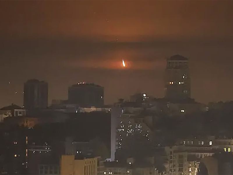 Пять часов ада: семь серий мощных взрывов устроили блэкаут в Киеве