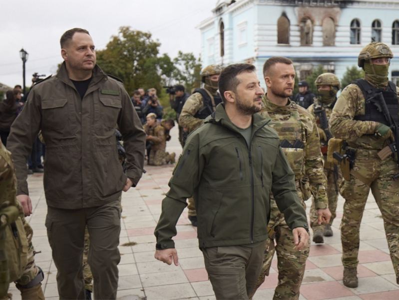 «Полноценный срач»: Зеленский и Ермак отписались друг от друга в соцсетях