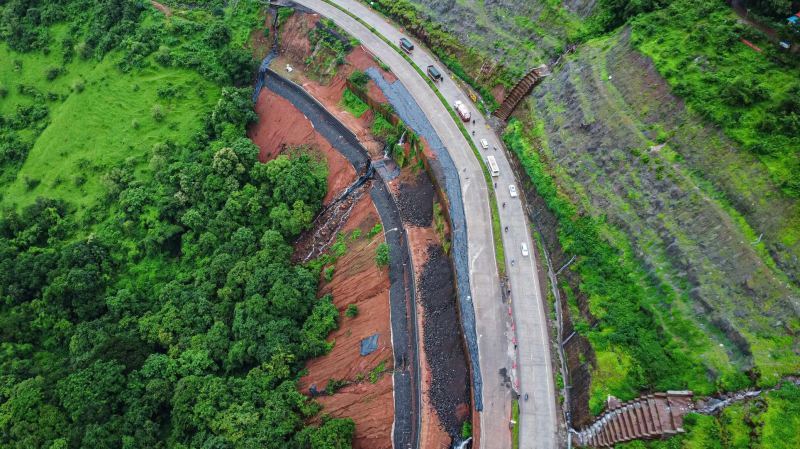 Пункт назначения: 20 человек погибли в аварии, засыпанные полутонной гравия