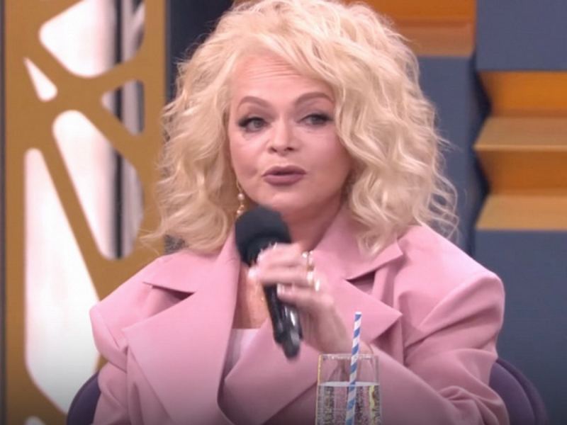 «Пусть продает что-то из этого и отдает долги»: СМИ раскрыли имущество Долиной, возмутив россиян