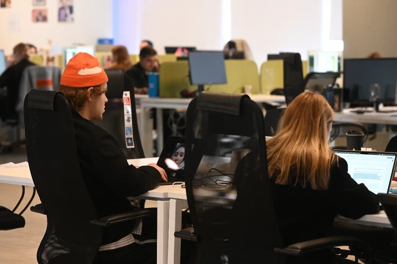 РБК назвал лучших работодателей 2025 и зарплаты по секторам