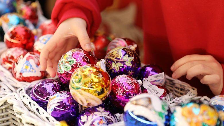 Самовольное украшение подъезда к Новому году грозит штрафом