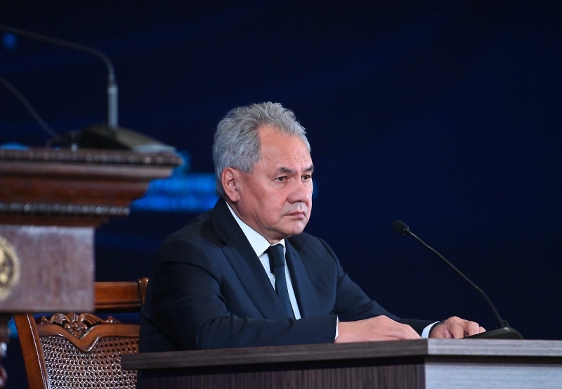 Шойгу прибыл в Каир для переговоров с руководством страны