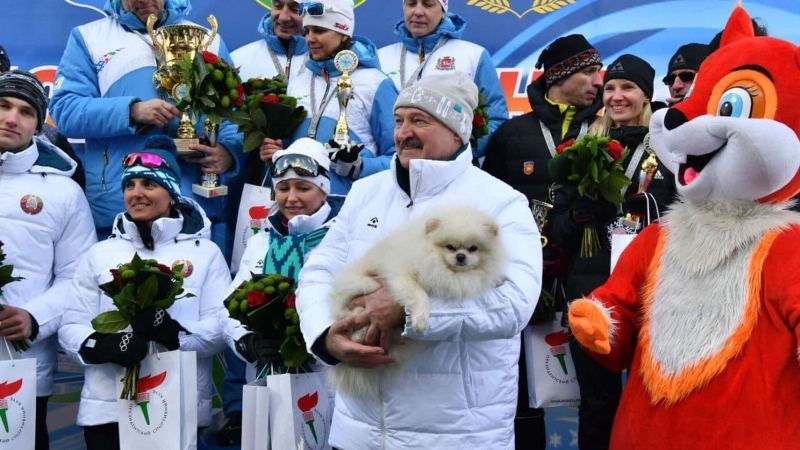 Собаки против котов: любимые питомцы мировых лидеров ― трогательные фото