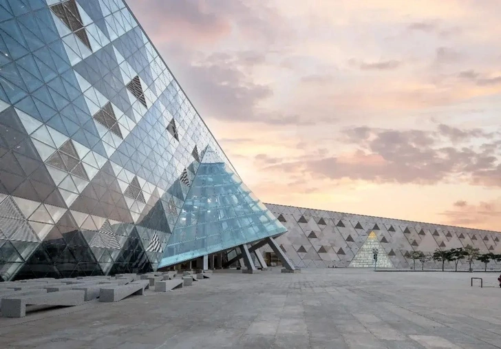 В Египте открылся самый дорогой музей в мире: Великий Египетский музей впервые показал сокровища Тутанхамона