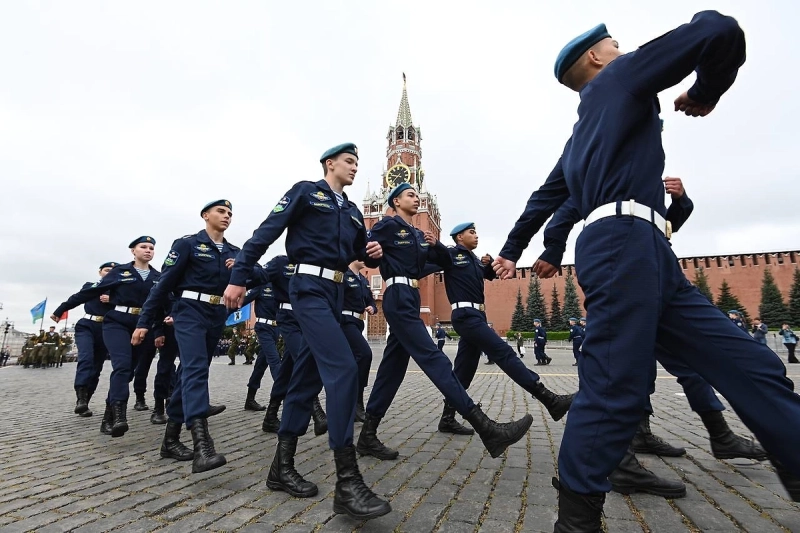 В Госдуме предложили увеличить оклад солдат-срочников почти втрое
