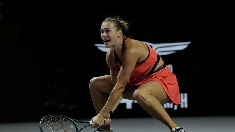 Арина Соболенко проиграла Нику Кирьосу матч "Битвы полов" в Дубае