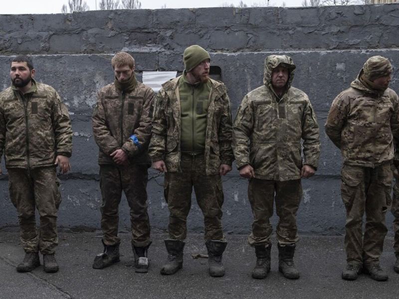 Бывшие украинские солдаты взяли в плен боевиков ВСУ