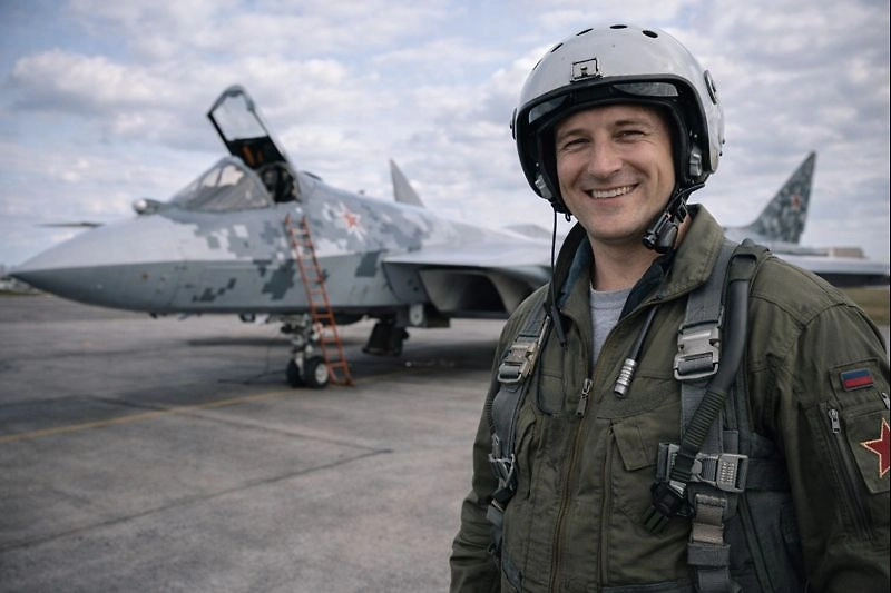 Чемезов заявил, что российские военные довольны истребителем Су-57