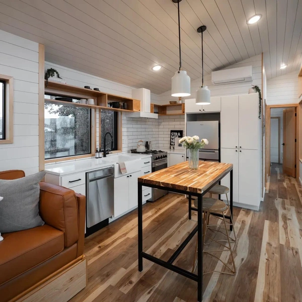 Если выпало в Империи родиться: оцените просторный дом-прицеп для жизни у моря