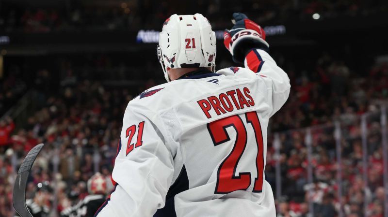 Гол и передачи Протаса помогли "Вашингтону" обыграть "Нью-Джерси"