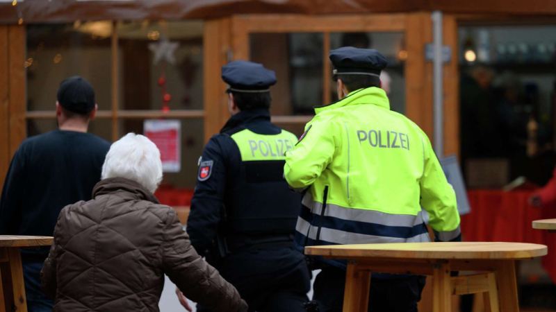 Готовили теракт на рождественском рынке: 5 человек задержаны в Германии