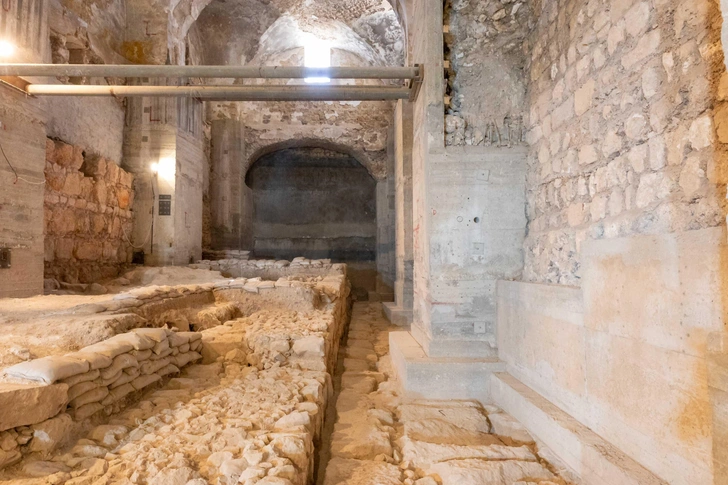 Иудеи разобрали стену, которую не смогли разрушить враги. История древней находки из Иерусалима