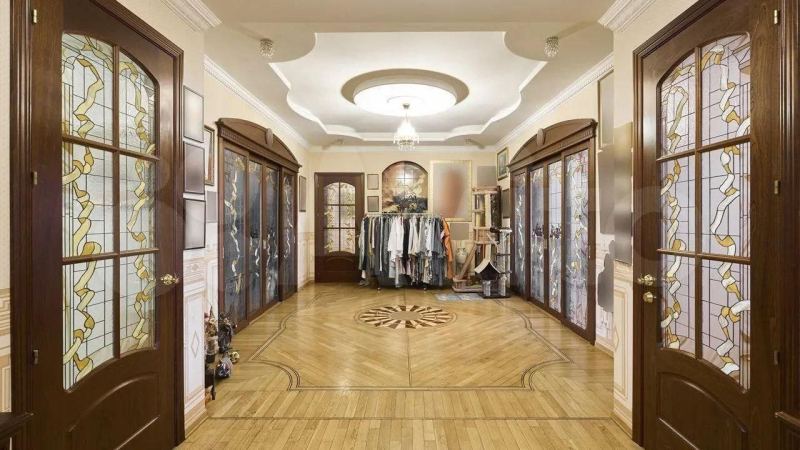 «Я непубличная личность»: покупательница квартиры Долиной прервала молчание и впервые высказалась о скандале