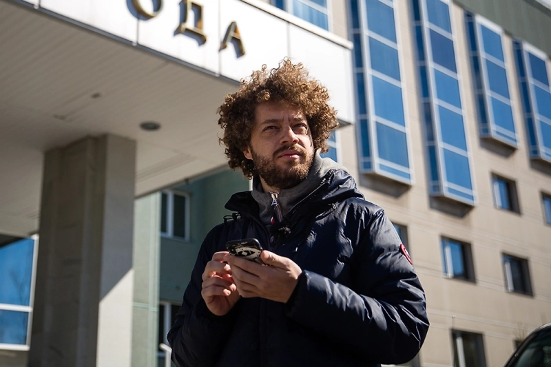 Ёлки-палки вместо штрафов. Как зарабатывает осуждённый на 8 лет блогер Варламов