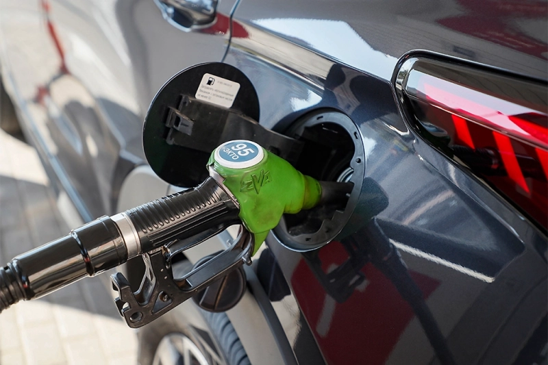 Кабмин продлил запрет на экспорт бензина, дизеля и других видов топлива