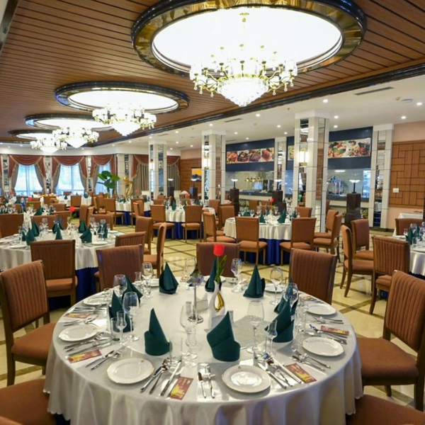 Ким Чен Ын открыл новый горнолыжный курорт на севере КНДР. 25 фото вождя с дочерью и пяти новых отелей