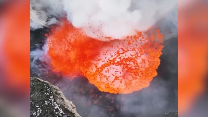 На итальянской Сицилии извергся вулкан Этна, выбросив пепел и лаву