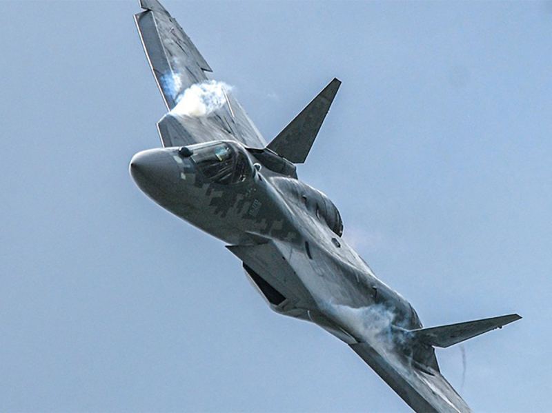Невероятный трюк Су-57 показали на видео