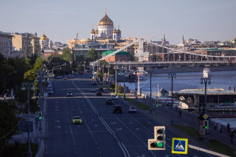 Новые столичные камеры ИИ стали штрафовать за остановку, создающую помехи