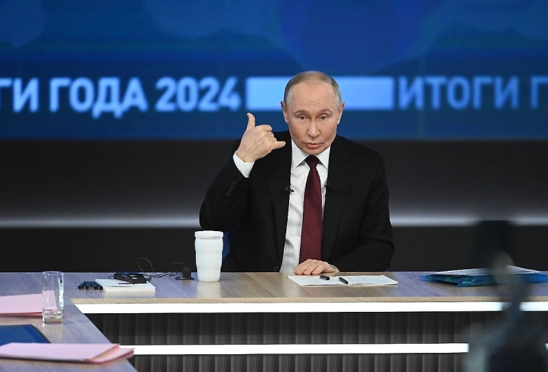 Песков назвал самую популярную тему обращений на прямую линию с Путиным