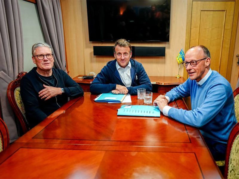 Путин одной фразой вызвал панику в Евросоюзе: Макрон уже сменил риторику в отношении к РФ