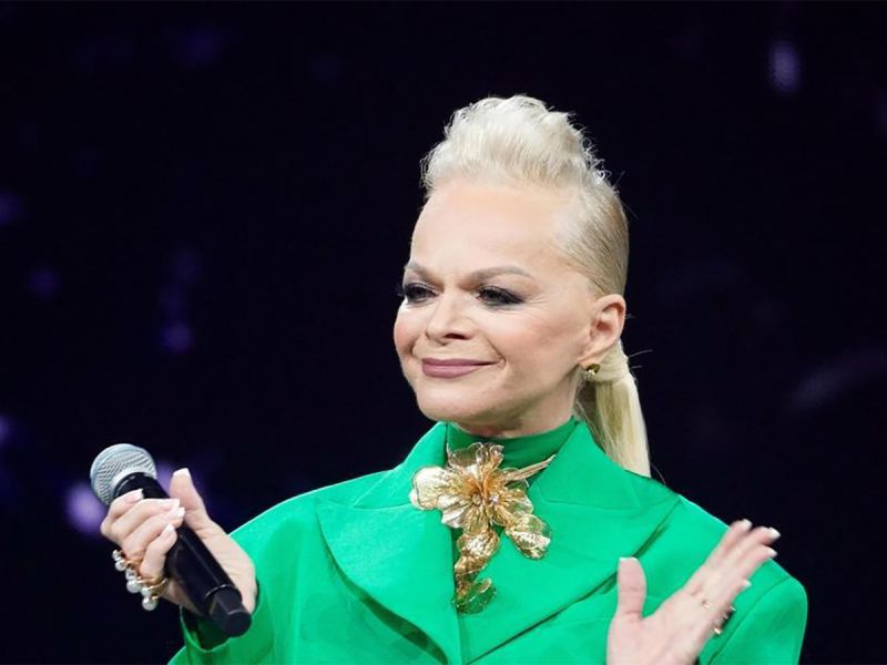 Суд постановил выплатить Долиной 49 млн рублей