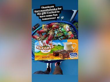 Теннисистка Соболенко подарила сопернику российские конфеты перед матчем