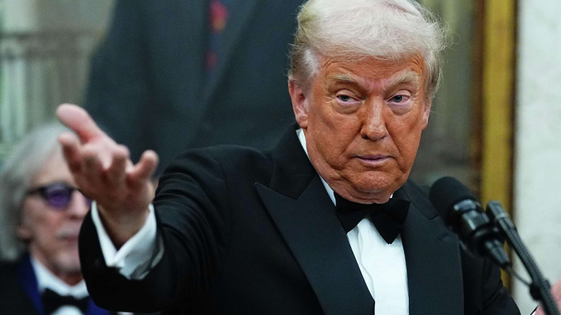 Трамп: Европа разрушается – она много говорит, но ничего не дает